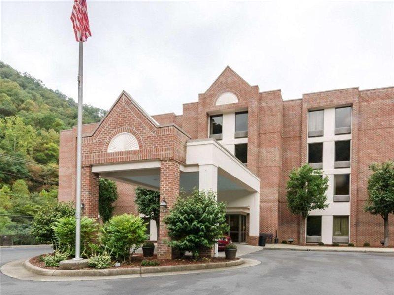 Comfort Inn & Suites Grundy Bagian luar foto