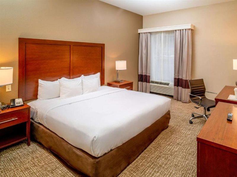 Comfort Inn & Suites Grundy Bagian luar foto