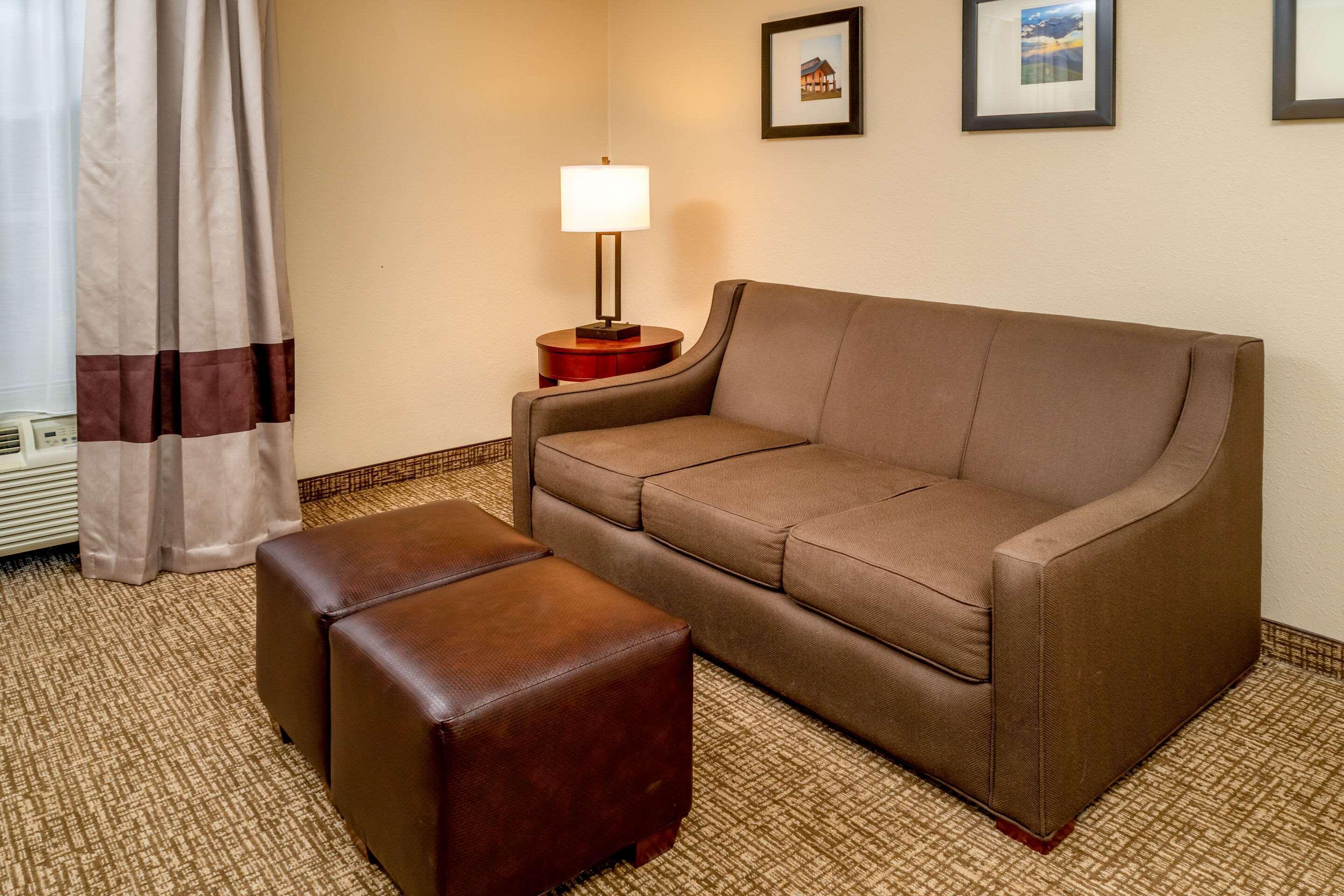 Comfort Inn & Suites Grundy Bagian luar foto