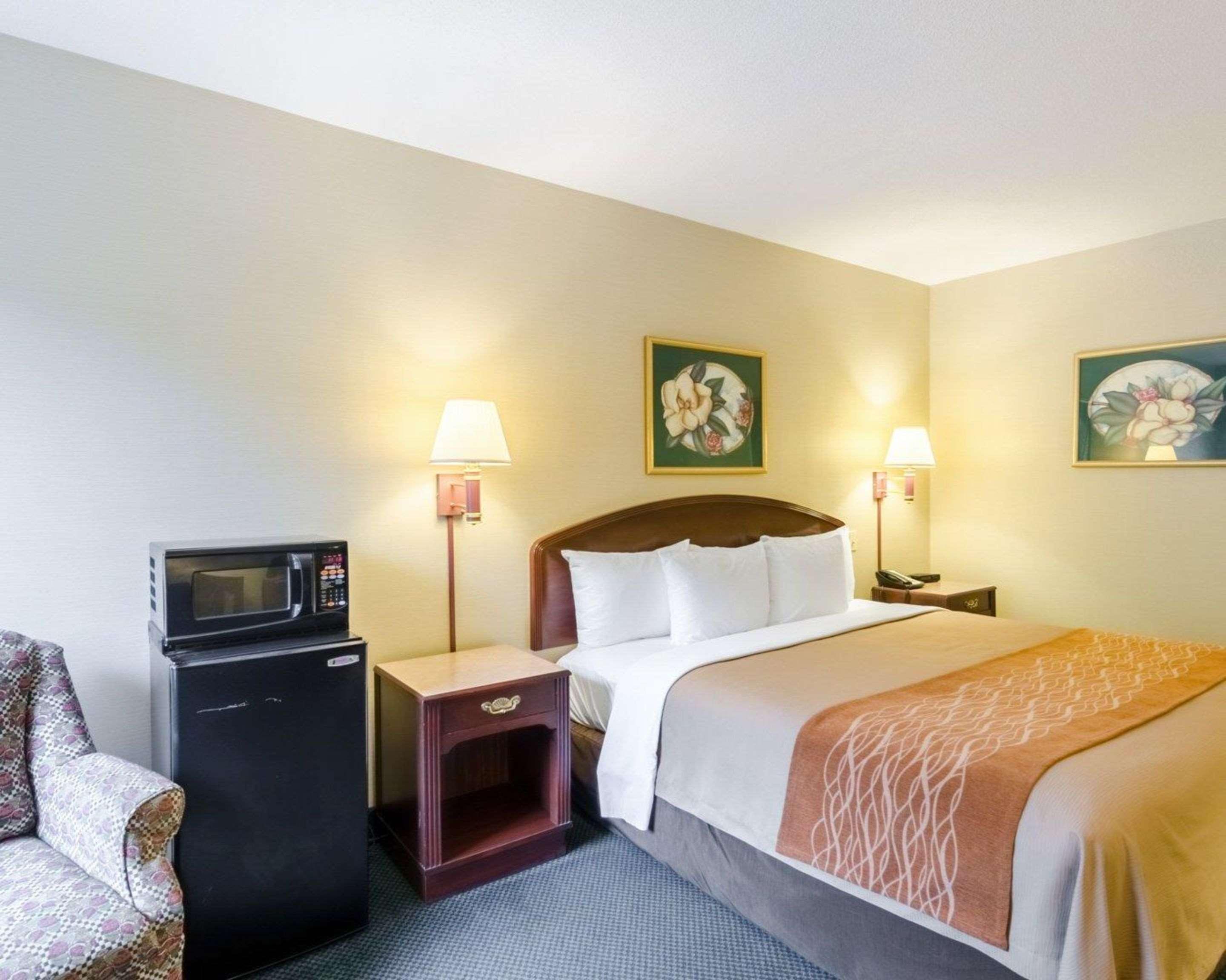Comfort Inn & Suites Grundy Bagian luar foto