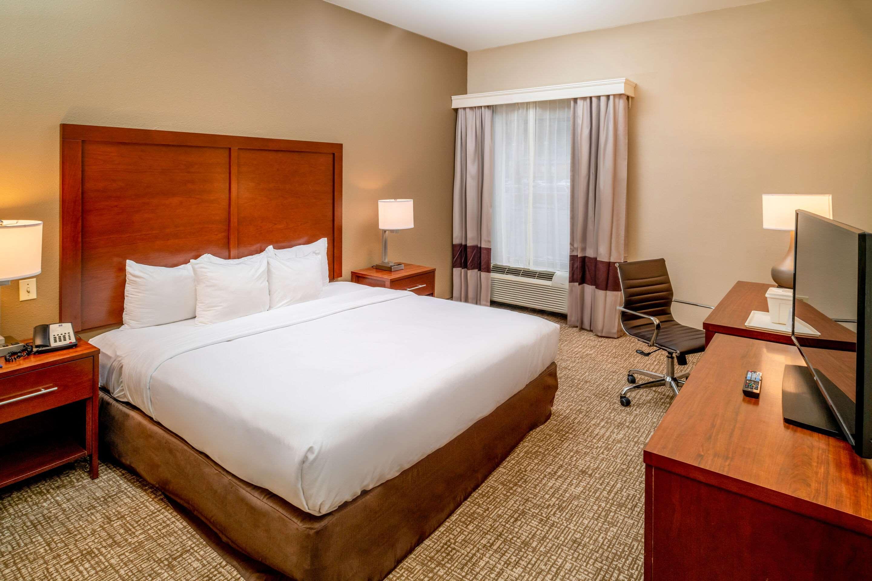 Comfort Inn & Suites Grundy Bagian luar foto