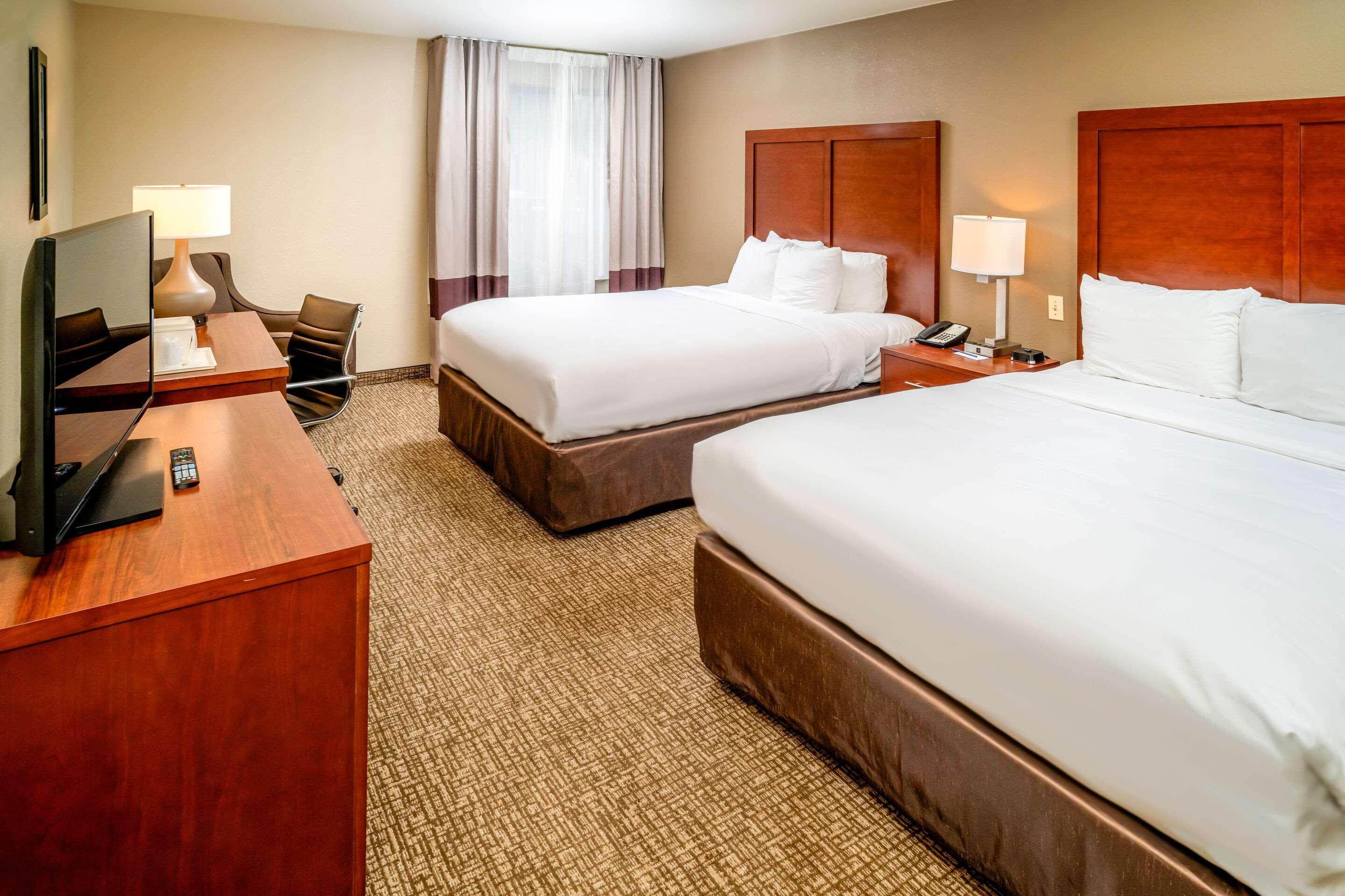 Comfort Inn & Suites Grundy Bagian luar foto