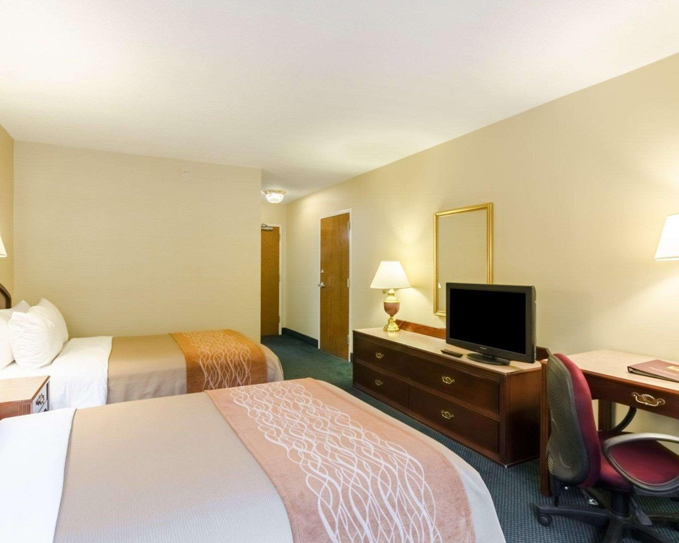 Comfort Inn & Suites Grundy Bagian luar foto
