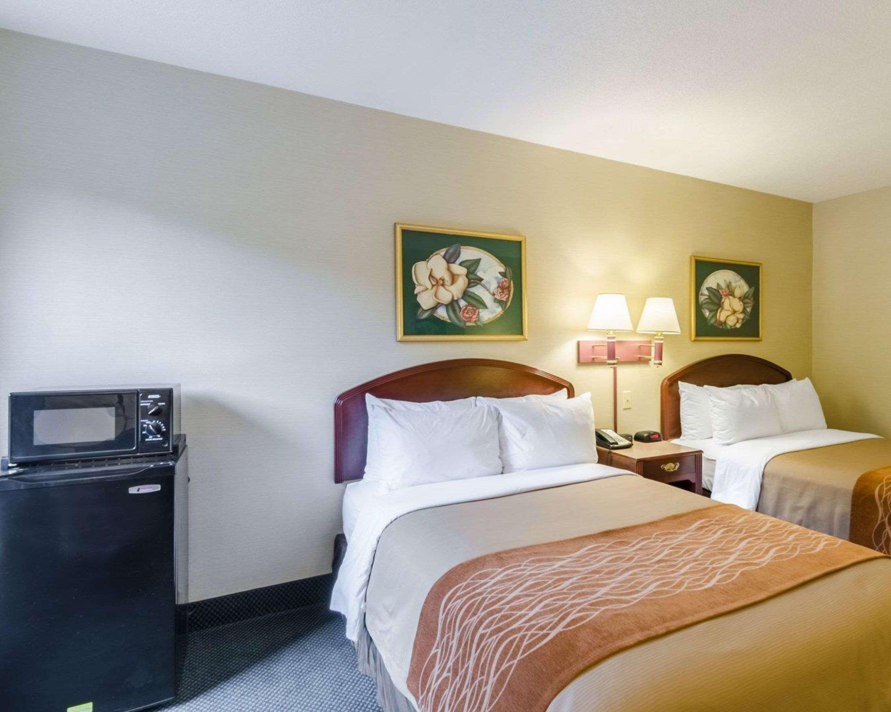 Comfort Inn & Suites Grundy Bagian luar foto