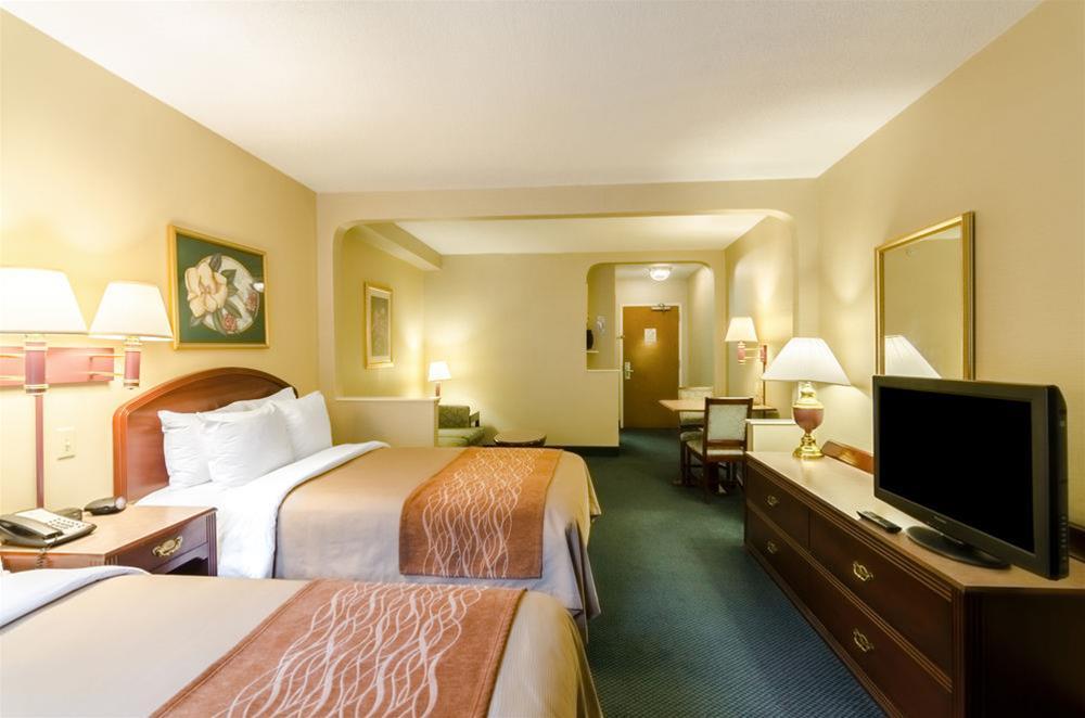 Comfort Inn & Suites Grundy Bagian luar foto
