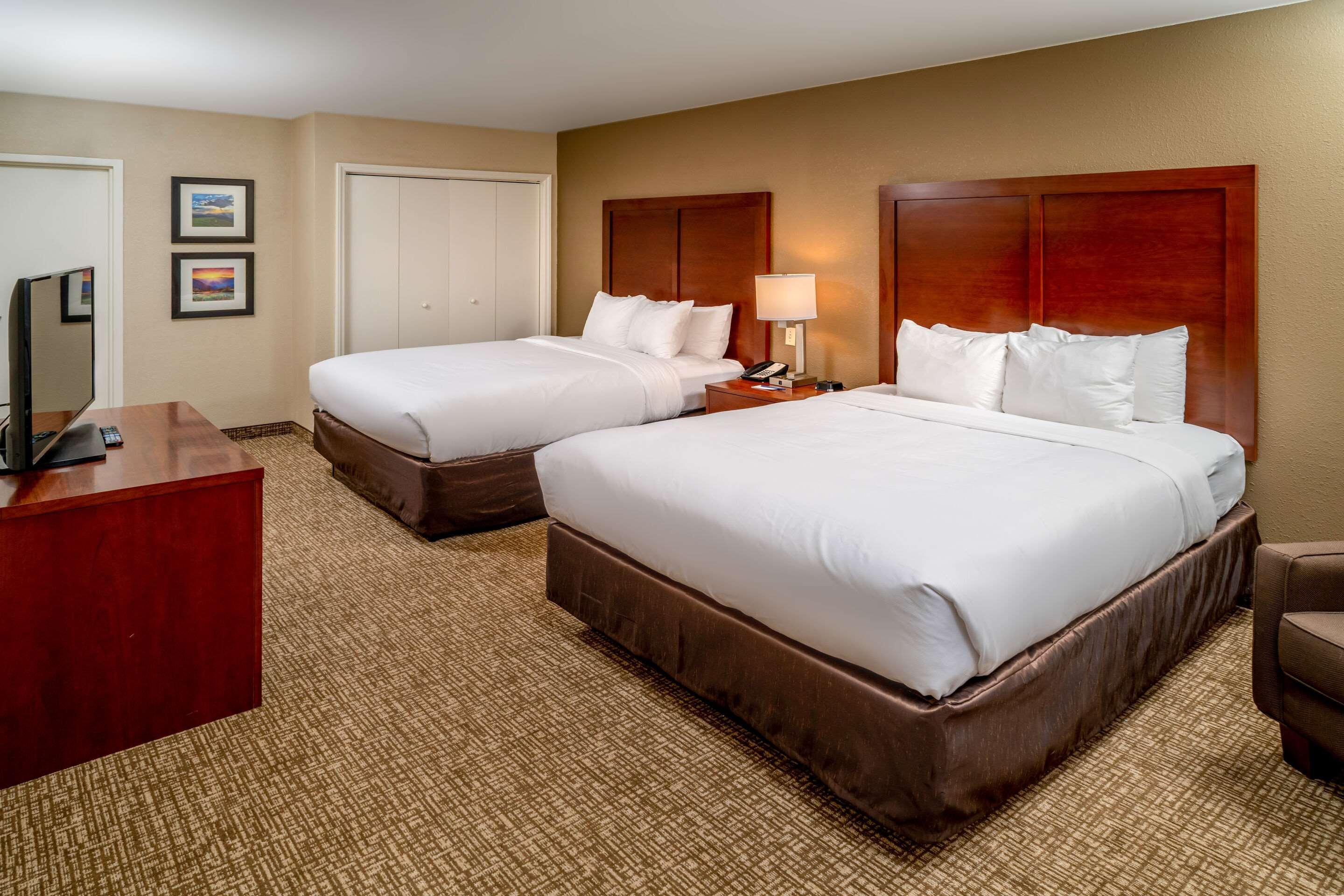 Comfort Inn & Suites Grundy Bagian luar foto