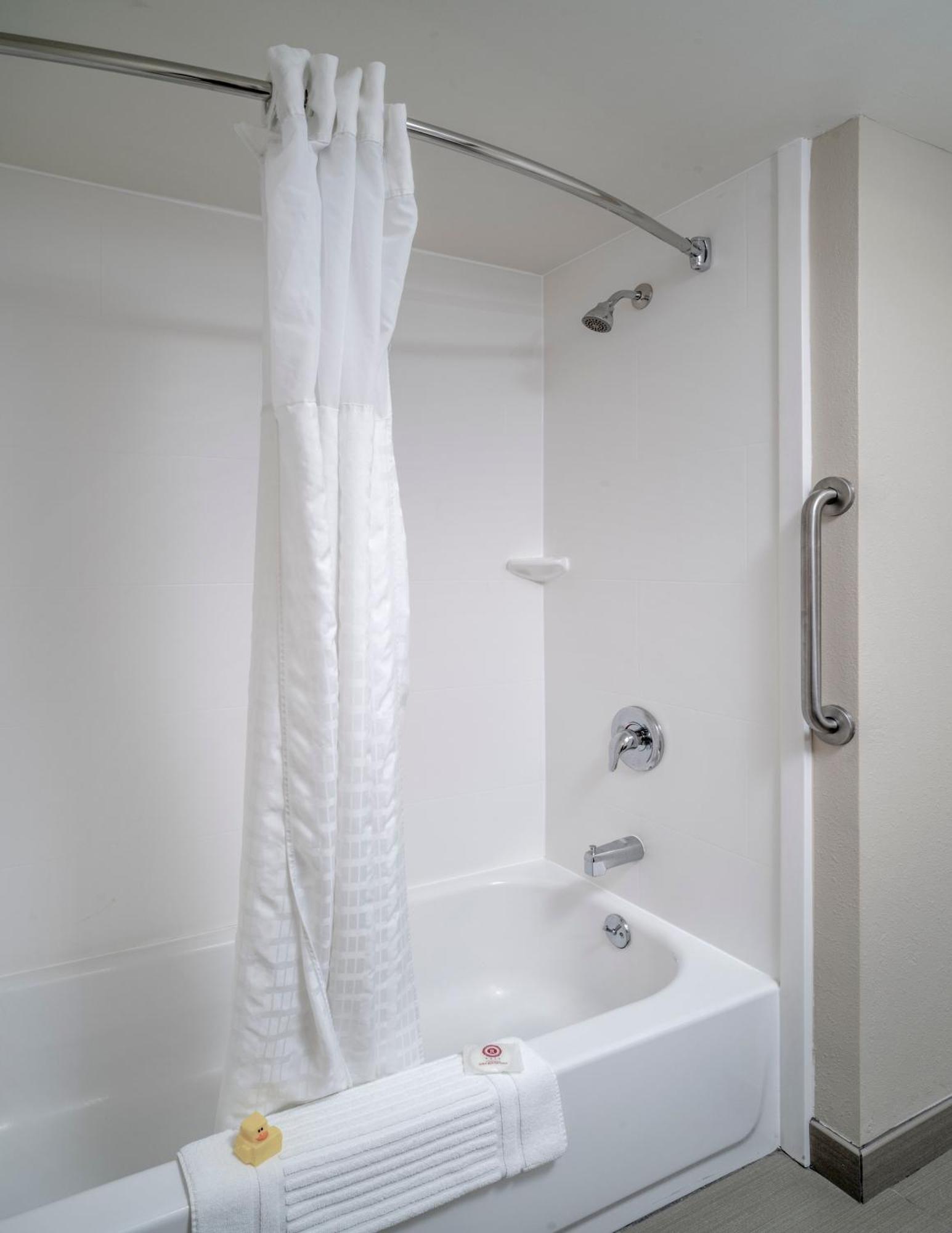 Comfort Inn & Suites Grundy Bagian luar foto