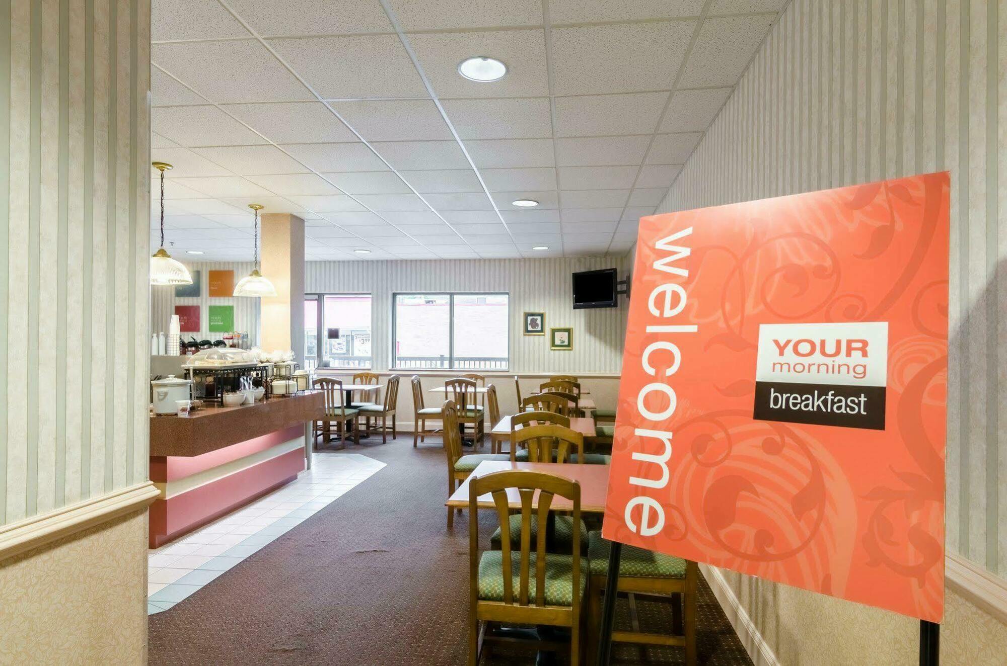 Comfort Inn & Suites Grundy Bagian luar foto